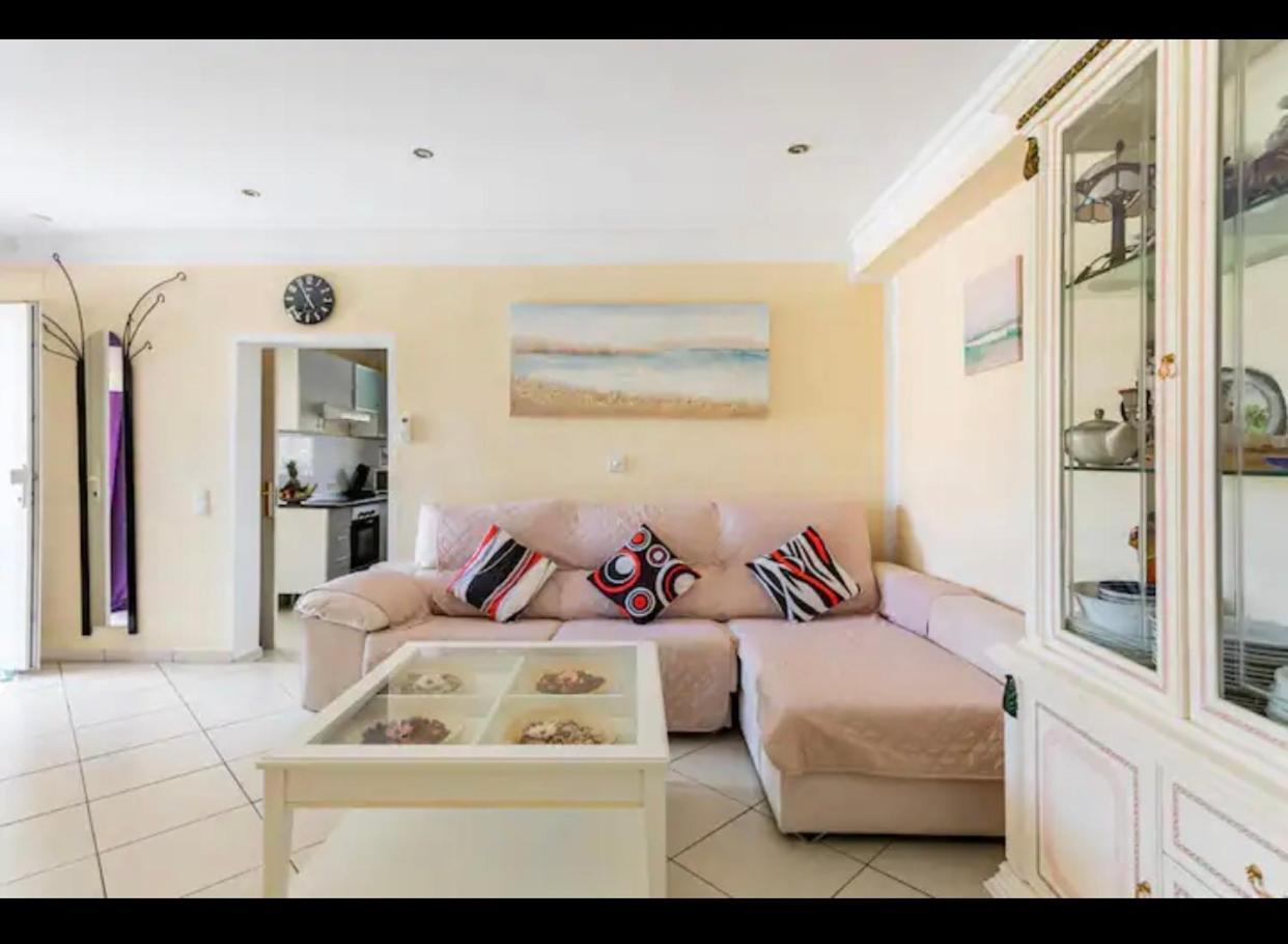 בניסה Villa Eva Asiana Guesthouse With Shared Pool מראה חיצוני תמונה
